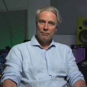 Boet Schouwink is al meer dan 30 jaar professioneel voice-over, reclamestem en stemacteur. Hij is een gastdocent in Gebruik je Stem.